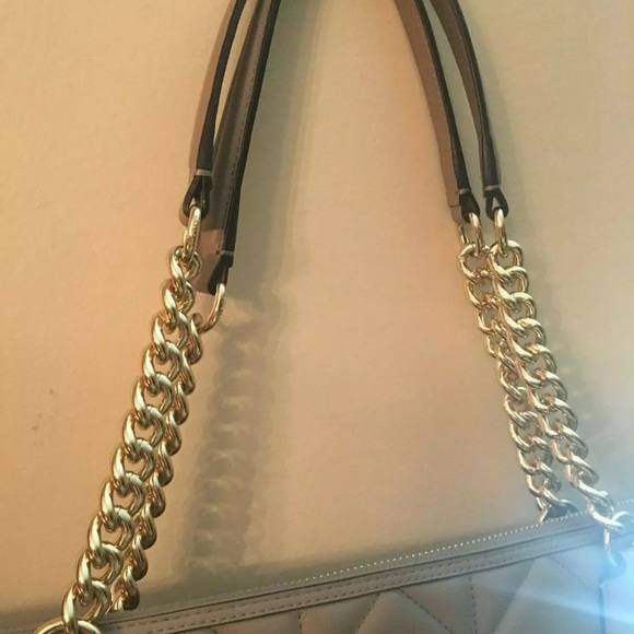 COACH F3D6661 Ava Chain Tote in Quilted Leather - Picture 4 of 8